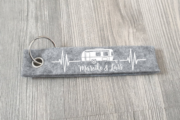 Wohnwagen Schlüsselanhänger personalisiert mit Wunschtext, Camping, Anhänger mit Text, Schlüsselanhänger, Geschenkidee – Bild 2