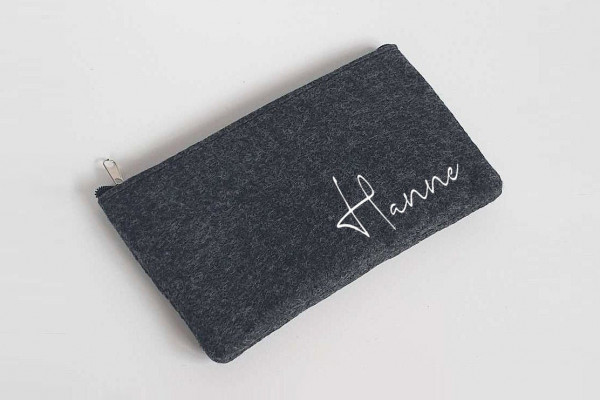 Graue Schminktasche aus Filz 18x10 cm | Personalisiert | Kosmetiktasche mit Namen | Kulturtasche | Filz-Mäppchen | Geschenk | Beauty Bag – Bild 6