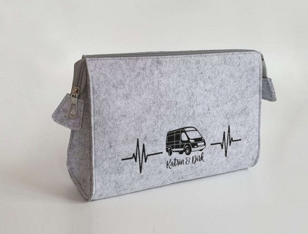 Camper Kulturtasche - Van mit Herzlinie aus Filz 28x19x8 | Personalisiert | Kosmetiktasche mit Namen | Campingtasche | Geschenk | Camp – Bild 2