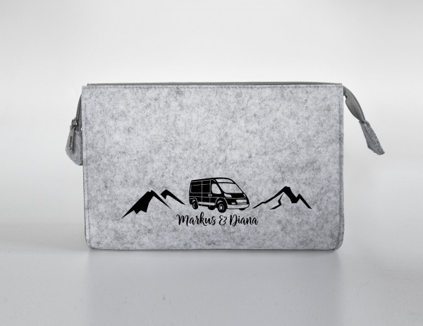 Camper Kulturtasche - Van in den Bergen aus Filz 28x19x8 | Personalisiert | Kosmetiktasche mit Namen | Campingtasche | Geschenk | Camp – Bild 5