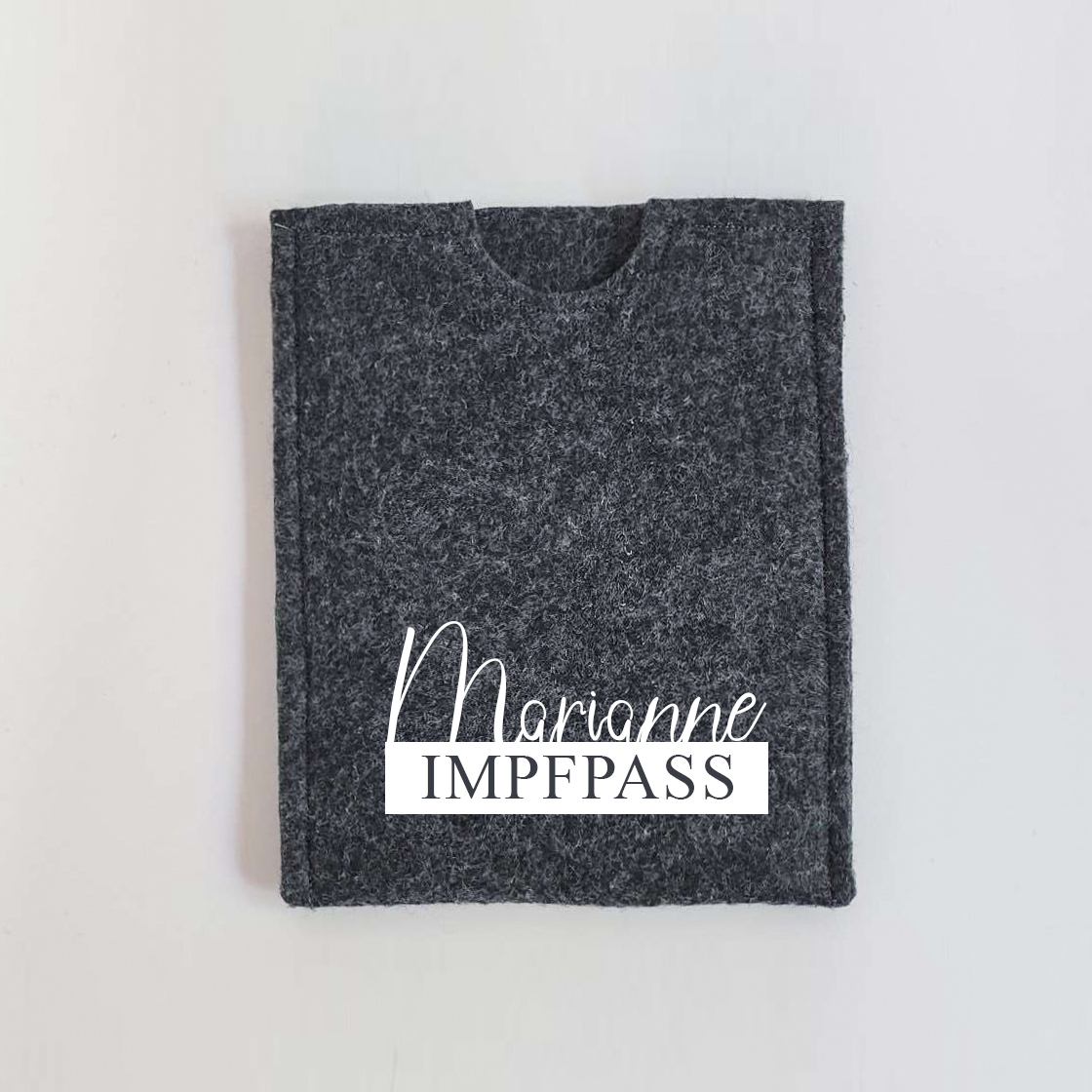 Impfpass Hülle personalisiert mit Wunschnamen, Ideal für unterwegs, Geschenk – Bild 1