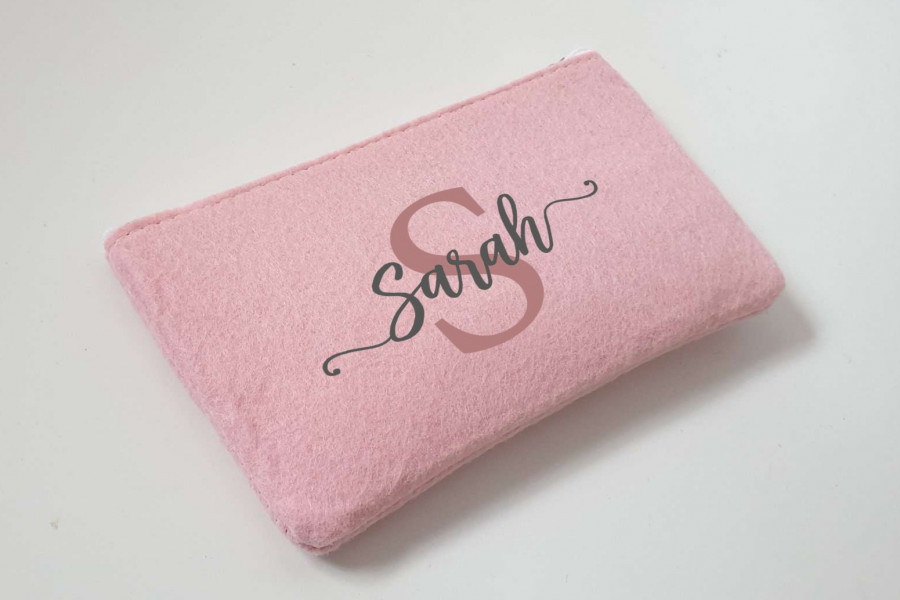 Kleine Kosmetiktasche aus Filz 18x10 cm | Personalisiert | Schminktasche mit Namen | Kulturtasche | Filz-Mäppchen | Geschenk | Beauty Bag