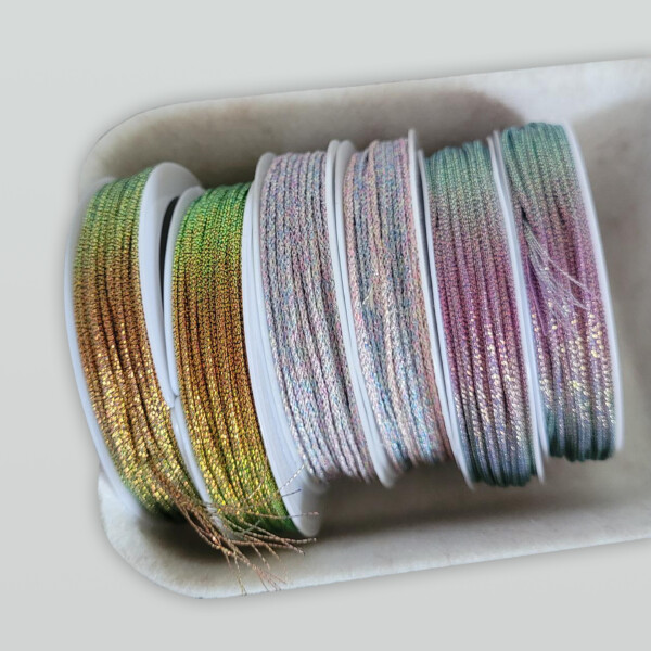 Geflochtenes Macramé Armband mit deinem Wunschbuchstaben. Lila metallic - Personalisiert - in mehreren Farben erhältlich – Bild 8